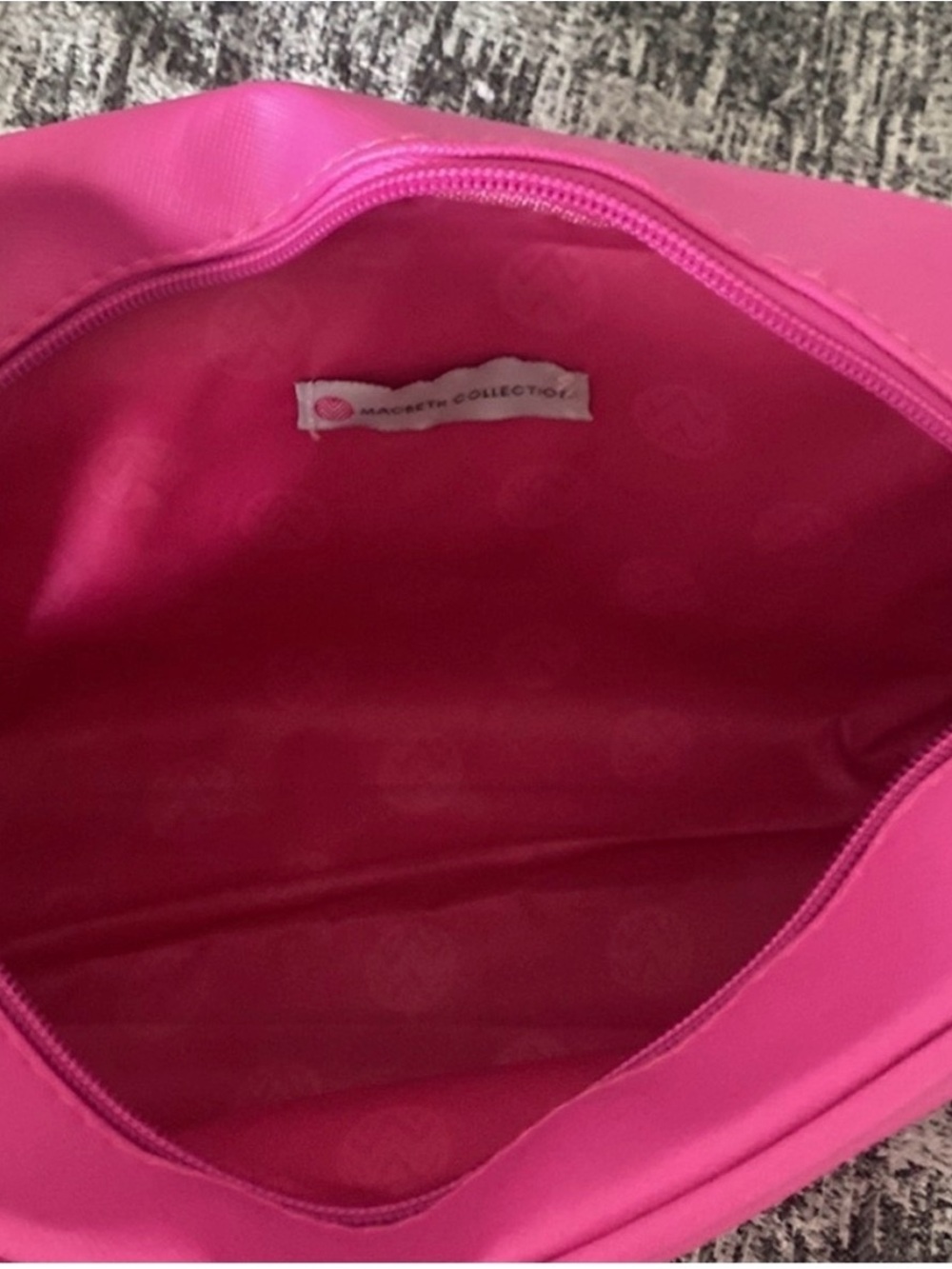 Macbeth Collection Makeup Bag - Picture 3 of 3